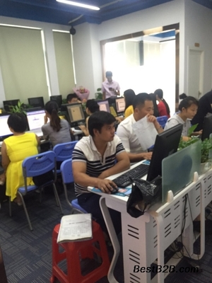 觀瀾田背飛揚電腦培訓與大和電腦速成班 點亮職業(yè)道路的計算機技術培訓雙星